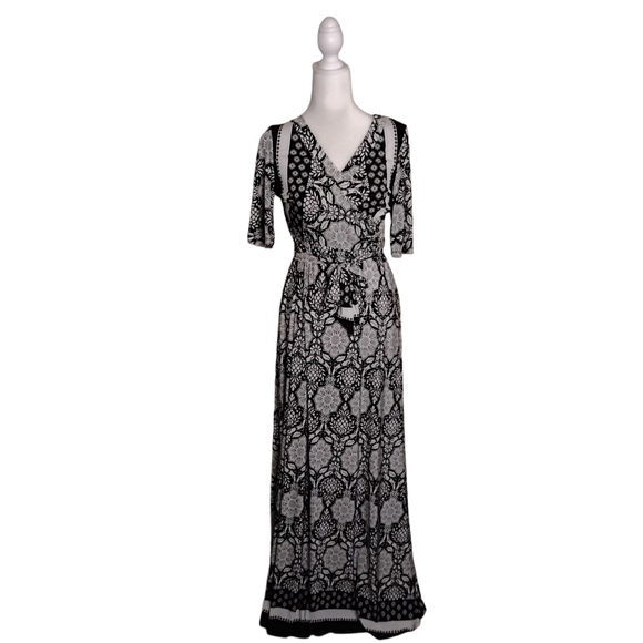 No Brand Dresses & Skirts - Women's Black White Floral Tie Wrap Stretch Maxi Dress L